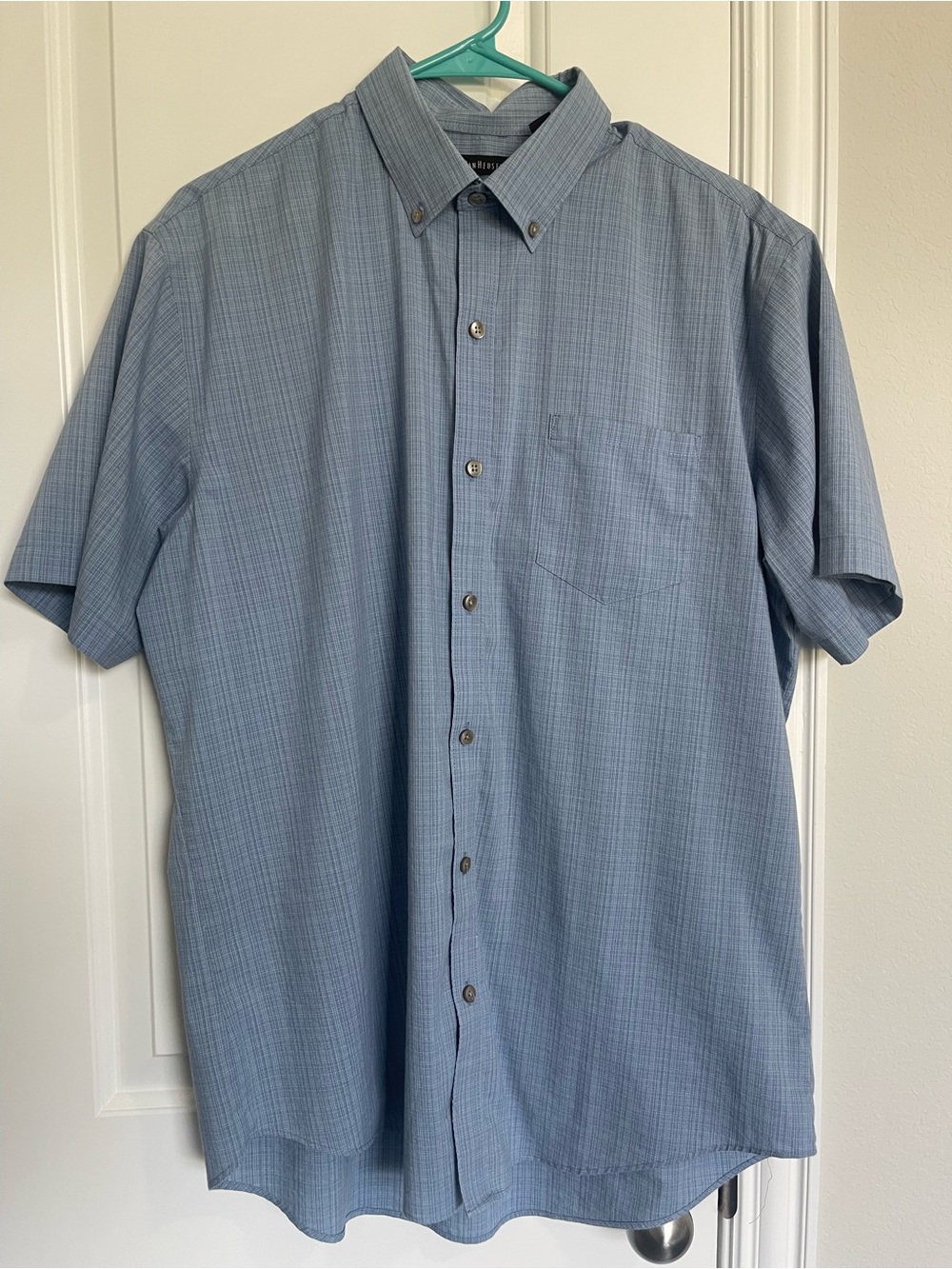 Van Heusen Flex Men's Short Sleeve Button Down Shirt Blue Size Medium 15-15.5